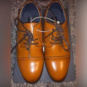 Dress shoes